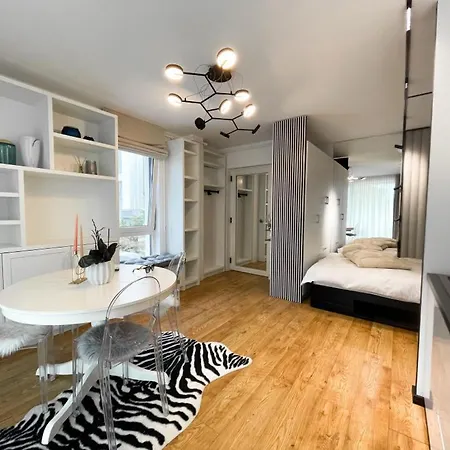 City Vista Apartment